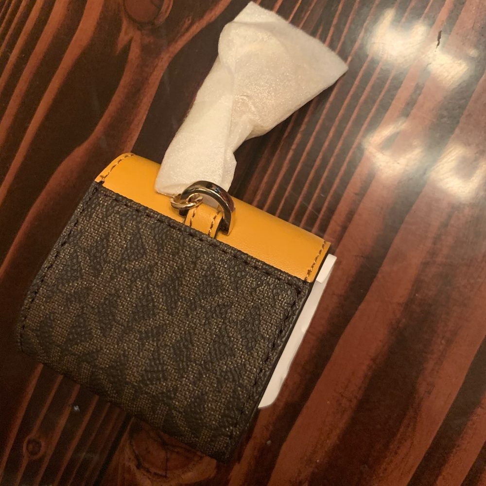 Michael Kors AirPod holder